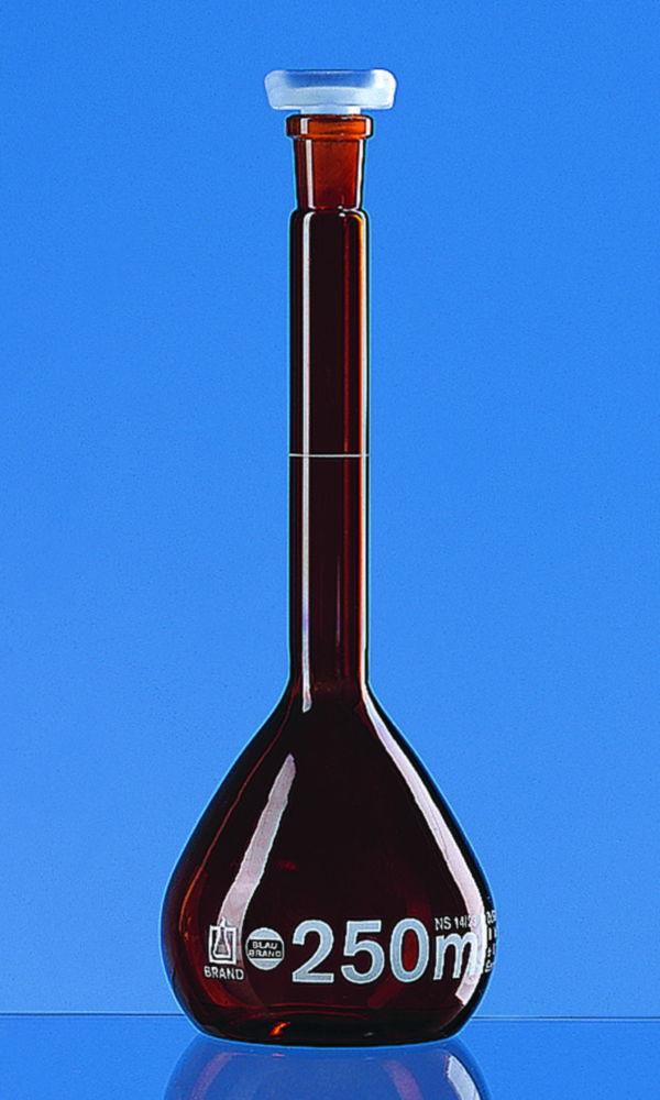 BRAND Volumetric Flask 20 mL, BLAUBRAND, Class A, KB, Amber Glass, Boro 3.3, NS 10/19, PP Stopper